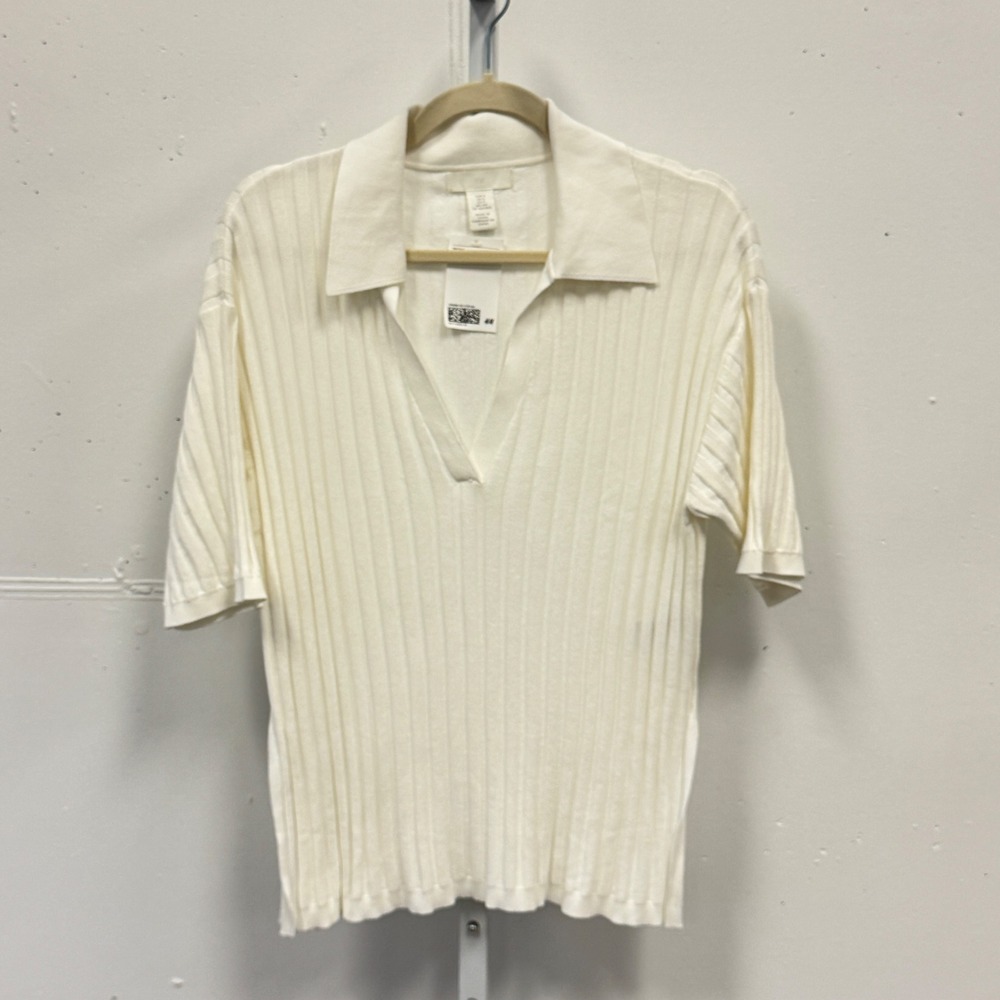 NWY H&M Women's‎ Cream Ribbed Knit Polo Shirt Short Sleeve V-Neck Top Size Small